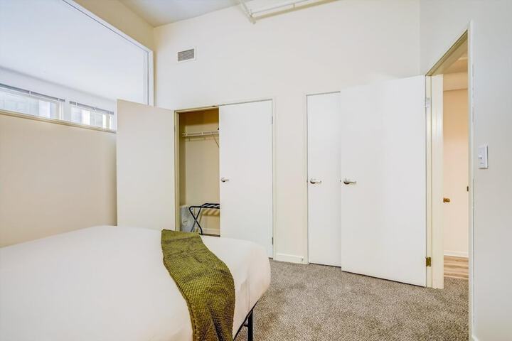 Room 20 of 194