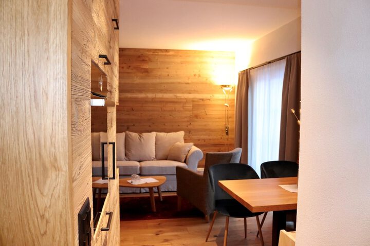 Room 17 of 46