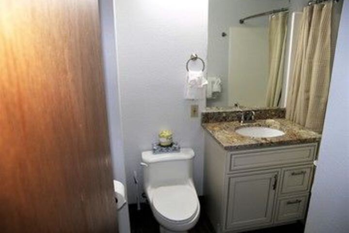 Room 20 of 138