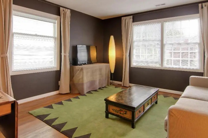 Room 2 of 3