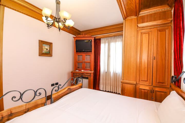 Room 34 of 89