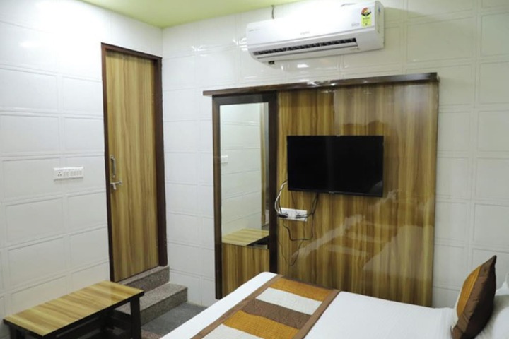 Room 11 of 20