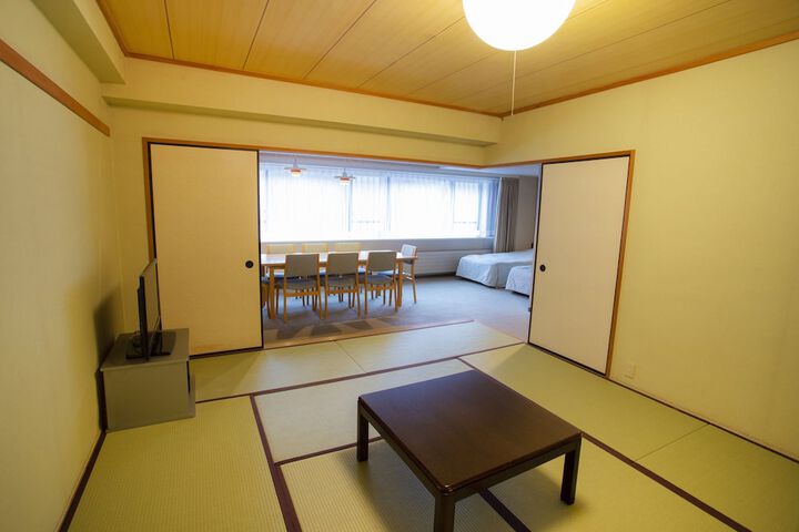 Room 42 of 108
