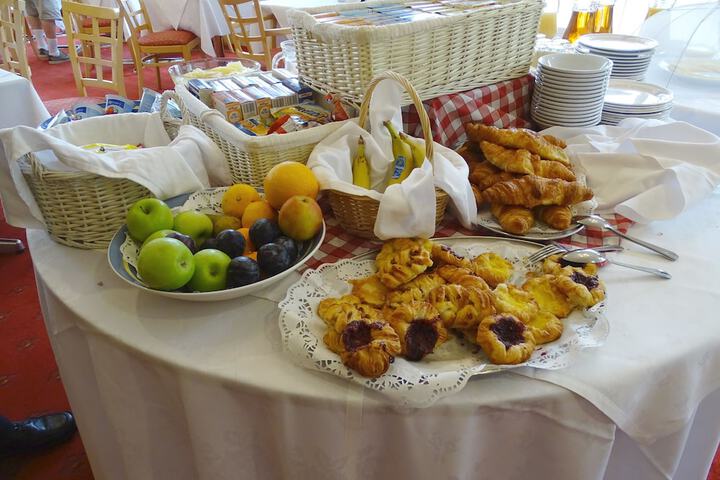 Breakfast/Coffee Service 38 of 61