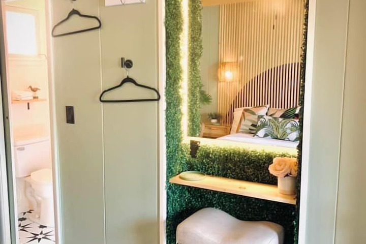 Room 40 of 100