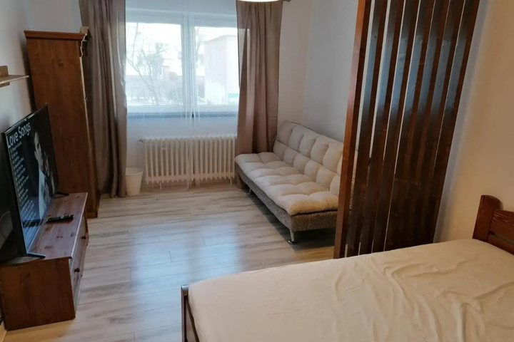 Room 3 of 10