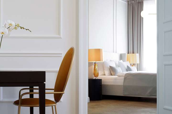 Room 10 of 140
