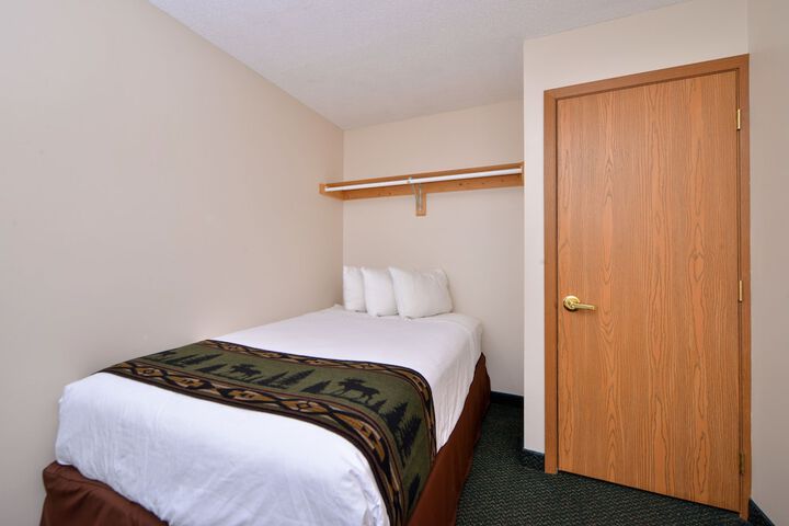 Room 8 of 43