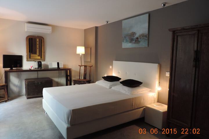 Room 7 of 53