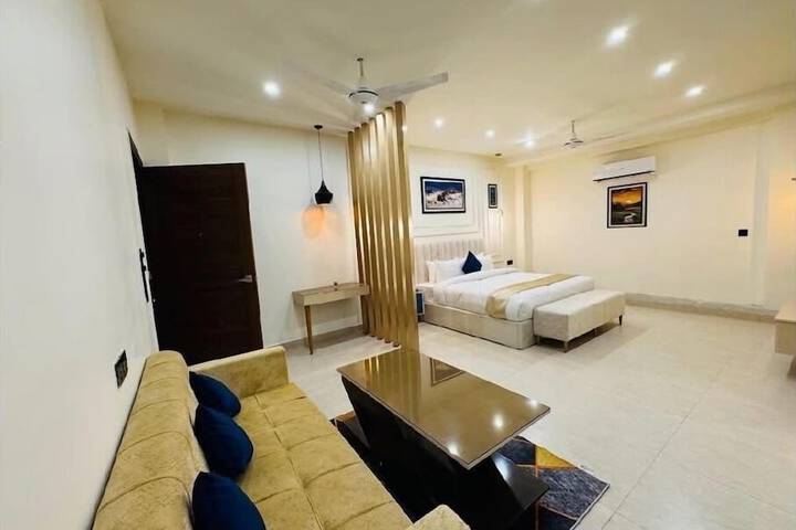 Room 6 of 11