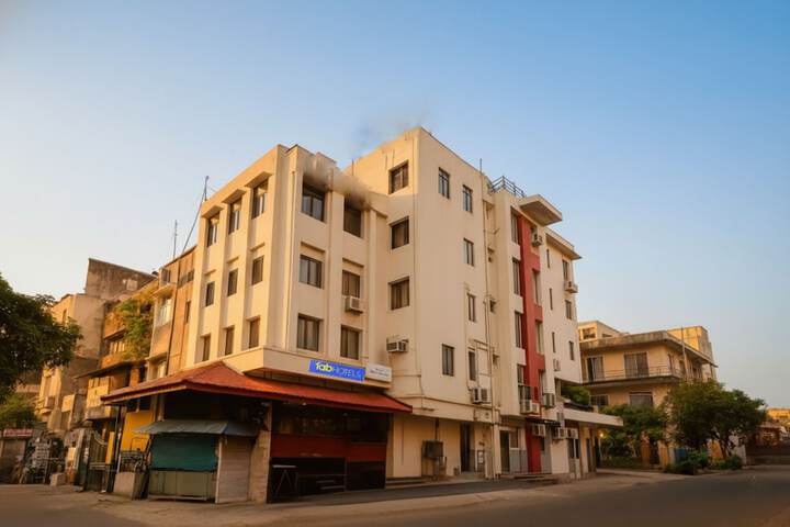 Fabhotel Blue Moon Home Stay