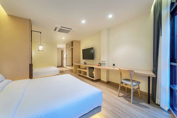 Room 42 of 90