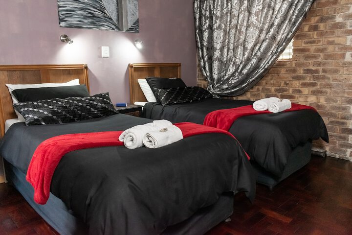 Room 2 of 28
