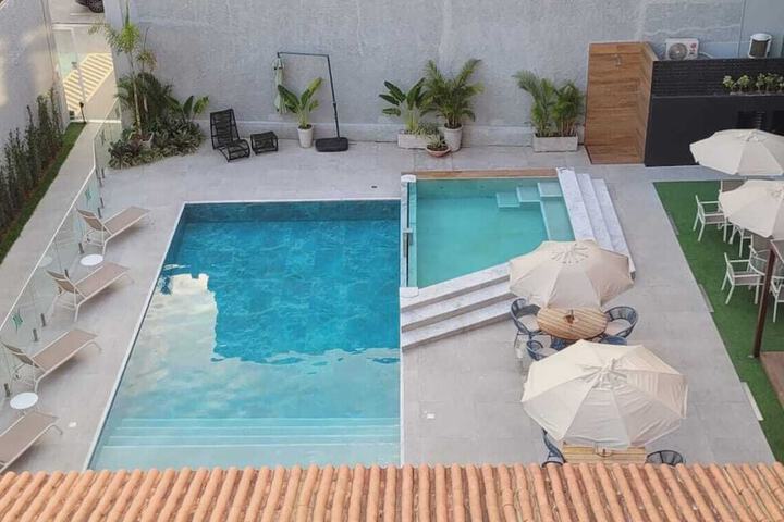 Pool 35 of 41