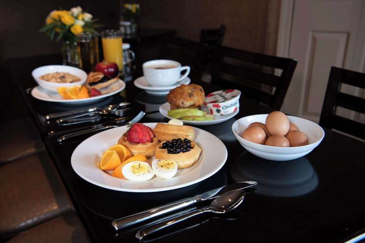 Breakfast area