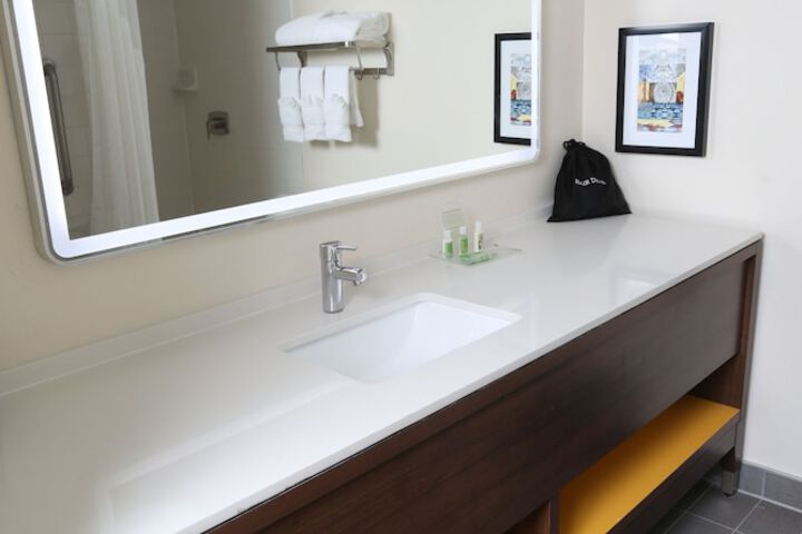 Bathroom sink