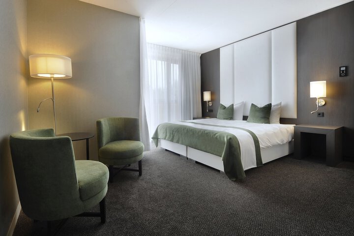 Room 8 of 46