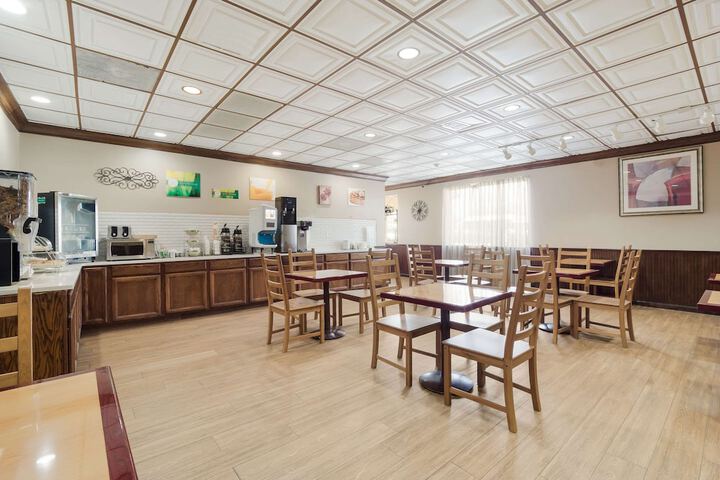 Breakfast/Coffee Service 58 of 81