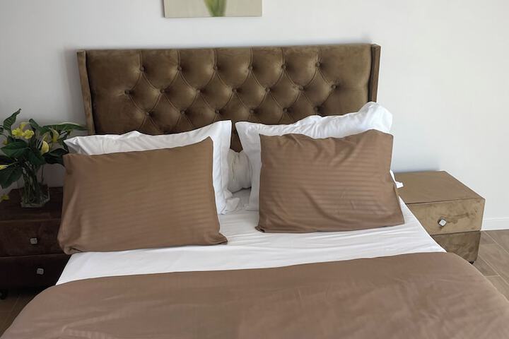 Room 3 of 9