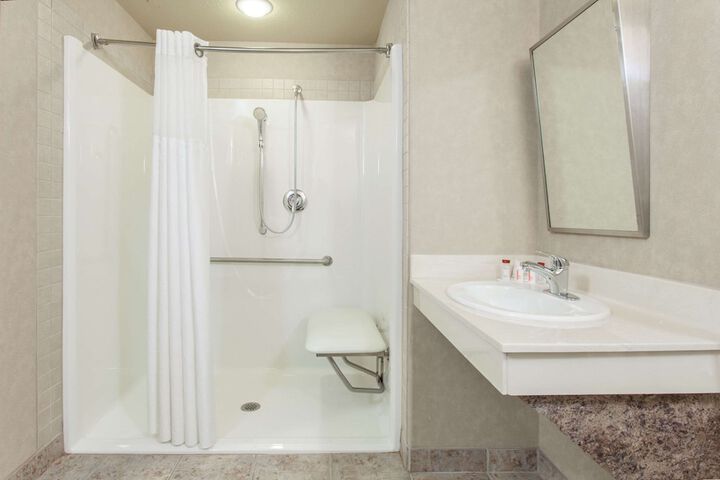 Room 17 of 26