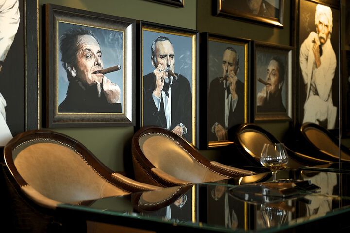 Lounge 62 of 72