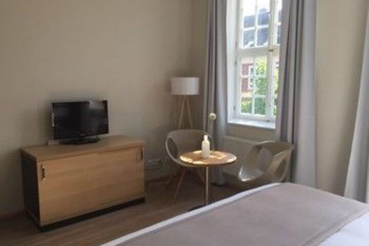 Room 10 of 15