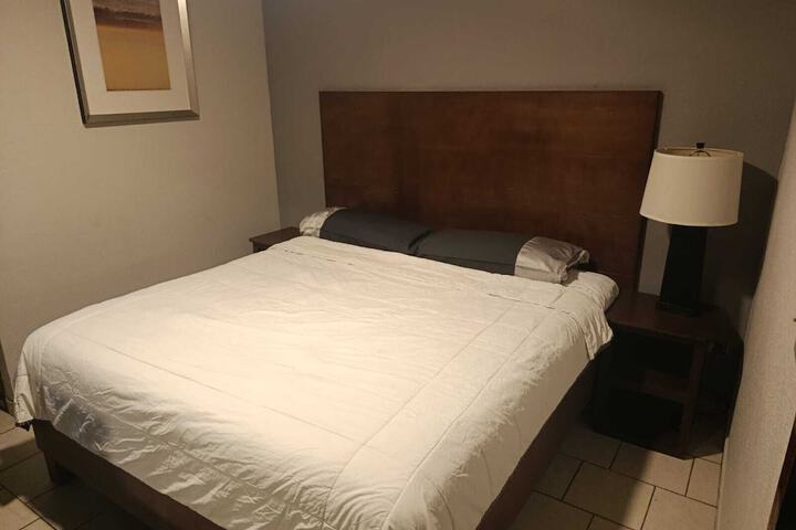 Room 15 of 28