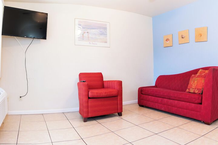 Room 11 of 24