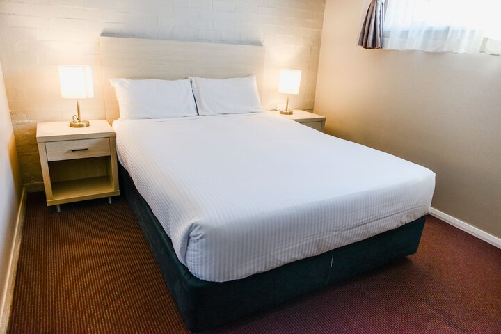 Room 9 of 26