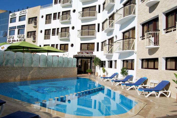 Pool Hotel