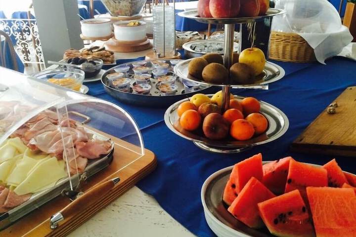 Breakfast/Coffee Service 16 of 26