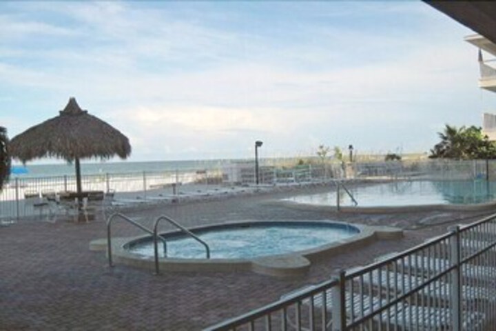Pool 21 of 33