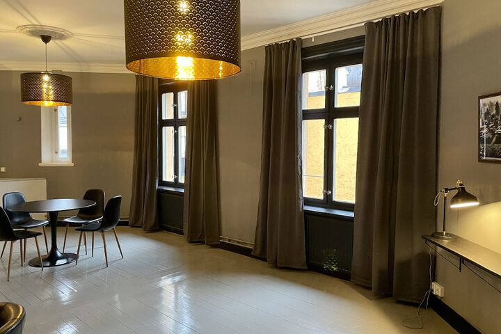 Room 93 of 149