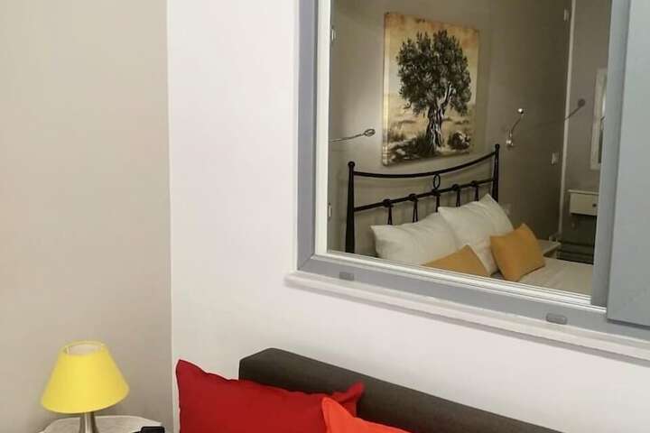 Room 35 of 104