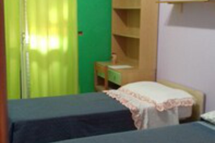 Room 8 of 11