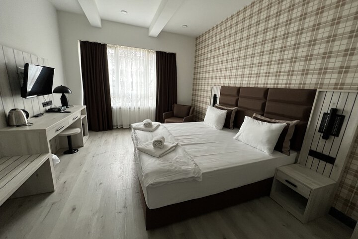 Room 3 of 23