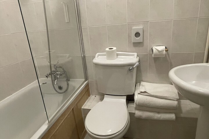 Room 32 of 58