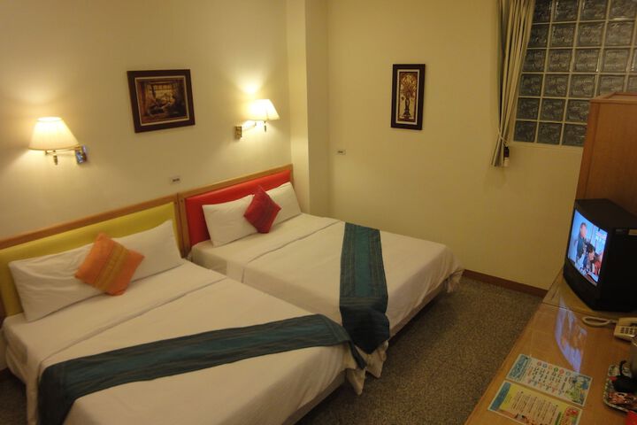 Room 14 of 24