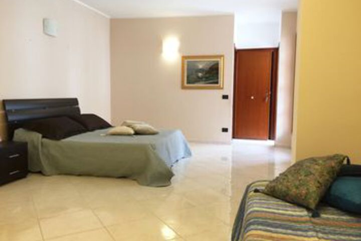 Room 10 of 20