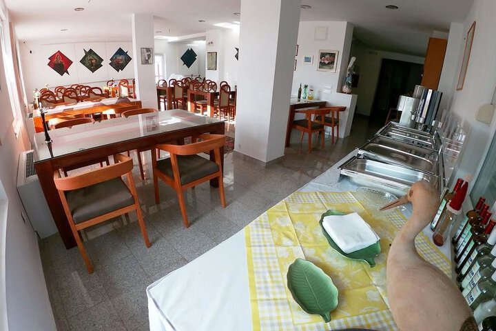 Dining 53 of 60