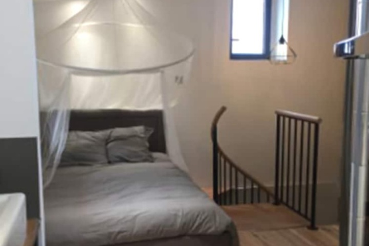 Room 5 of 14