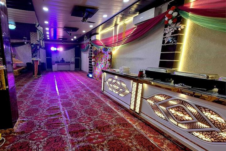 Ballroom/Hall 23 of 31