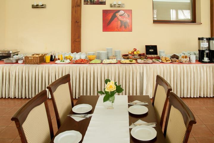 Breakfast/Coffee Service 15 of 36