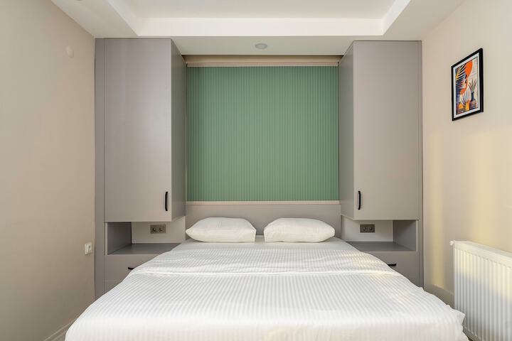 Room 47 of 293