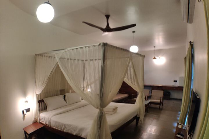Room 17 of 35