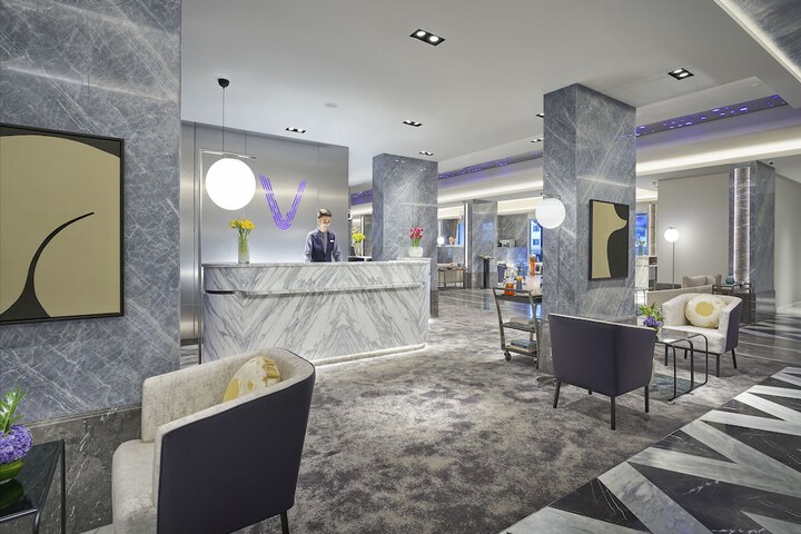 Entrance & Lobby