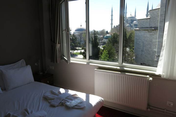 Room 20 of 76