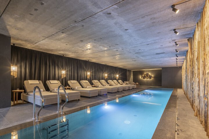 Pool 44 of 80