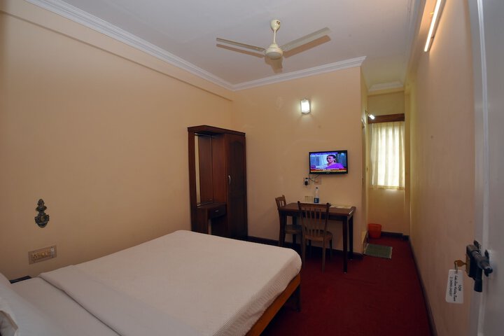 Room 19 of 38