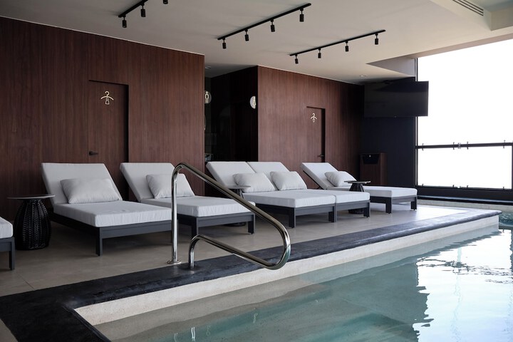 Pool 58 of 92